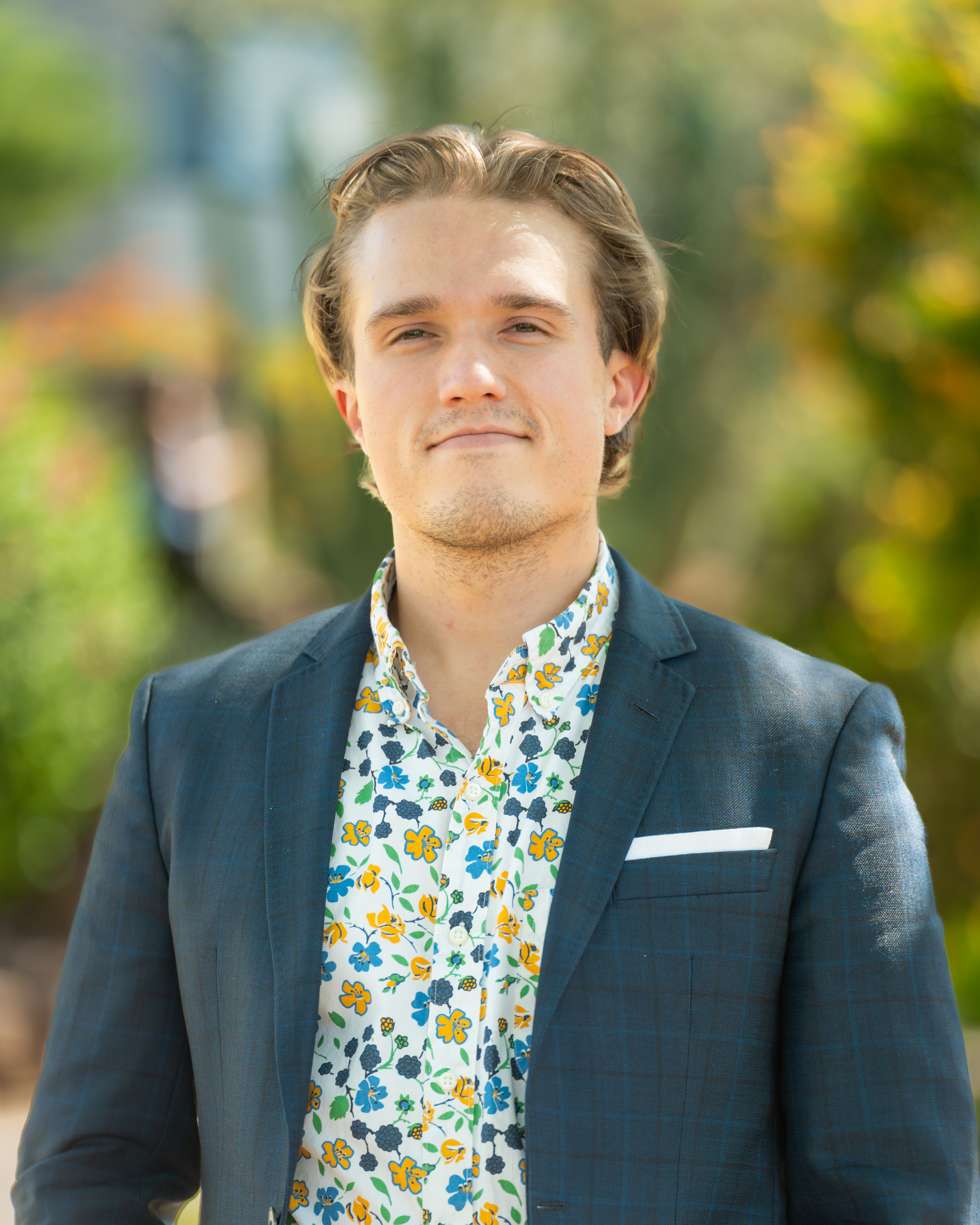 Benji Backer Headshot 1 (1)